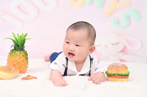 四川宝宝脸上有红疙瘩